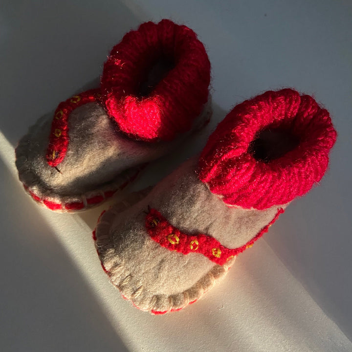 BABY BOOTIE / Red and Natural with sneaky snakes